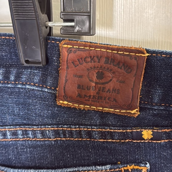 Lucky Brand Dark Blue Frayed Leg Abbey 6” Short Everyday Comfort Summer Size 14 - Picture 9 of 10